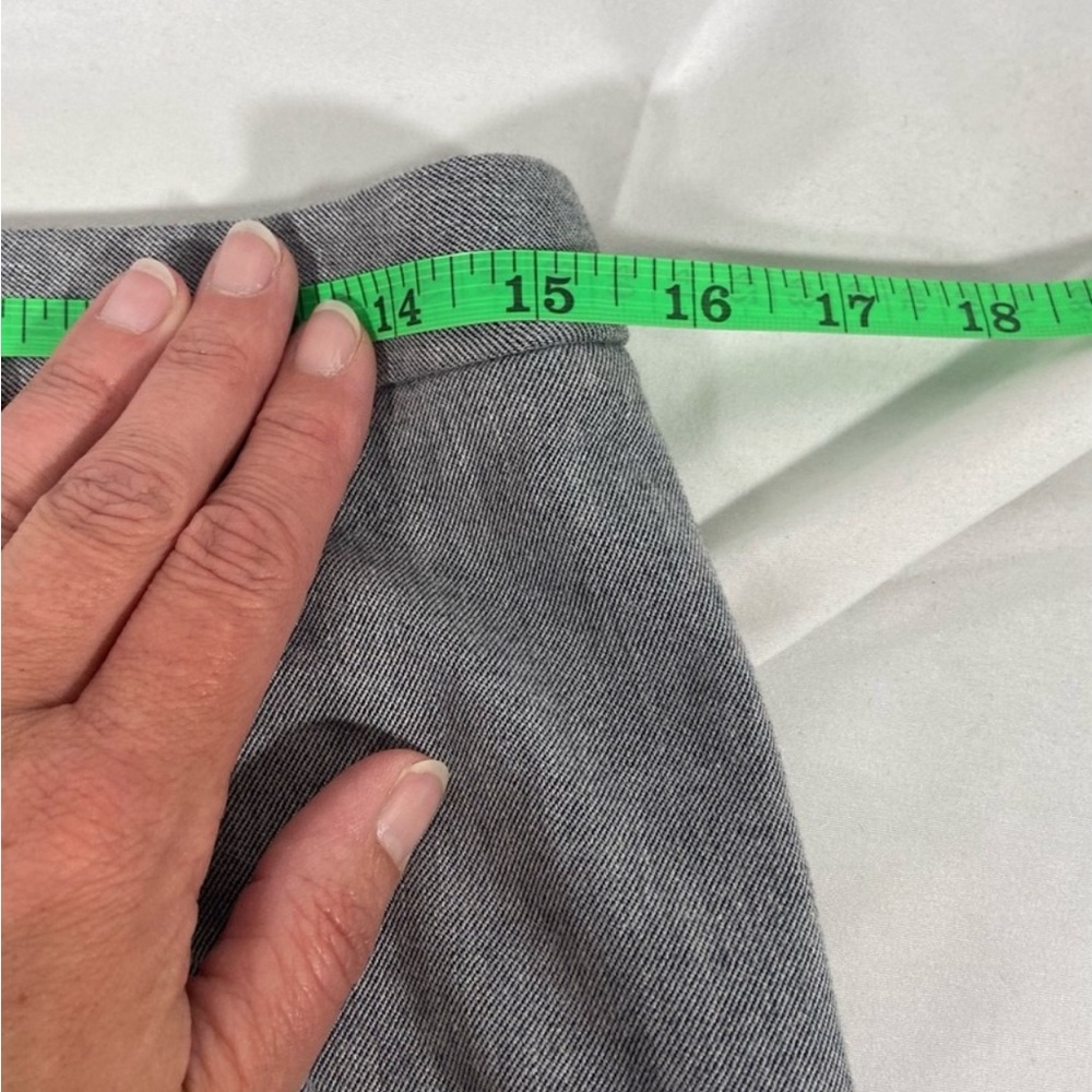 Banana Republic Gray Pencil Skirt with Scalloped Hem - Picture 4 of 5